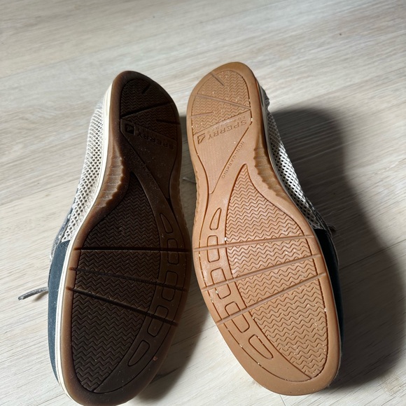 navy anchor sperry boat shoes with silver accents - Picture 2 of 3